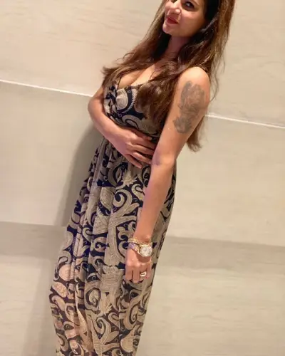 Sasni Escort